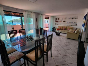 Vista Mar- Cobertura de 4 Quartos e Churrasqueira na Prainha!